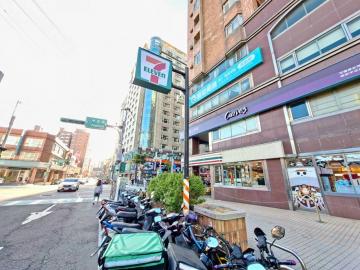 南崁市場蛋黃區透店加雙車位