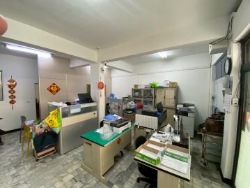 建工商圈環境優質三角窗大坪數金店面 農十六美術館房仲館