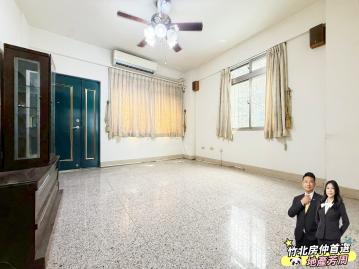竹北房仲首選【中央路社區型大透天】竹北買房/地產芳周