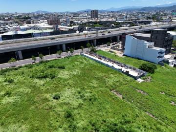 出租! 北屯十四期大面寬建地 張心綾