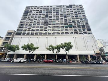 鳳甲買房推薦 愛河畔高樓景觀整新套房