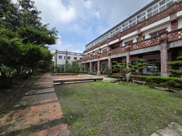 凍頂山頂大平台民宿熱門經營時月破300萬收益 潭子透天別墅