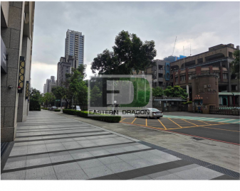 新莊副都心優質學校對面前排金店面