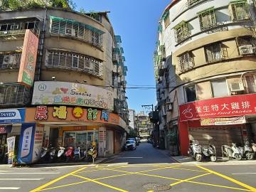 漢生東路黃金邊間店面