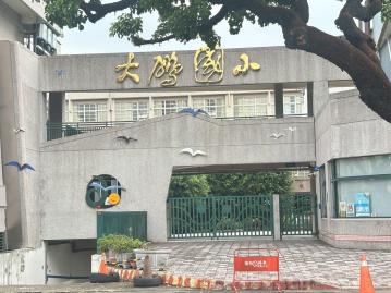 水湳經貿金邊間透店 北屯店面別墅