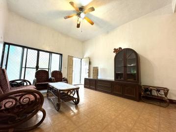 大社需整理文中二公園旁車庫透天