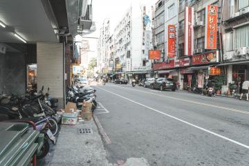 文化中心一層一戶超大三房|住商兩用 高雄房地專家