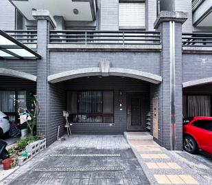 台中南區華廈 沙鹿新光田專簽天功開物震後精裝前院停車美墅