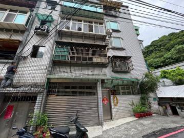 基隆房仲阿凱 崇德路露臺大戶