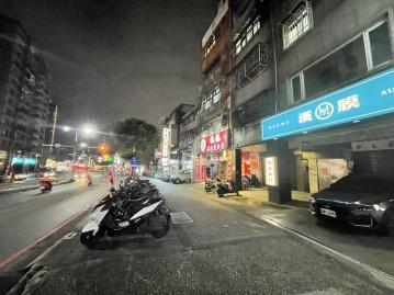 迴龍捷運起家厝❤捷運步行約7分鐘❤出租自用皆宜 新莊社區達人