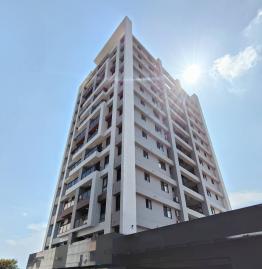 (悠行館)全新三房平車+超大40坪露台 竹北房屋專家