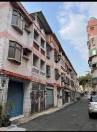 新竹東區買房 國中旁近市區大地坪車庫透天