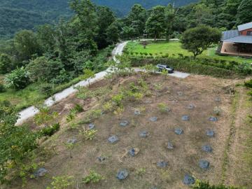 苗栗南庄 開闊景觀大平台農地 有資材室容許 苗栗農舍農地