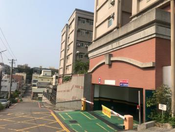 彰化房產專家 建國科大旁超大室內空間明亮三房附平面車位