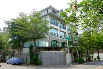 高雄捷運買房/大華圓山硯旁/面公園三角窗透天店住