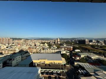 北屯太原車站3+1房 機上休旅車