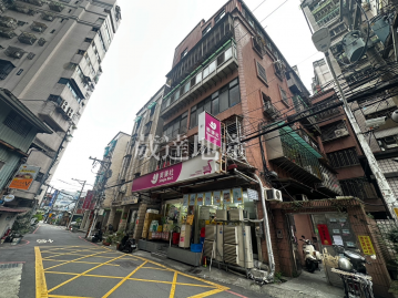 國泰街金店面●