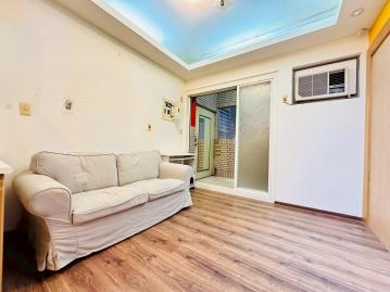  摩登歐洲｜入門玄關前後陽台｜正一房一廳衛浴開窗 房仲最速男