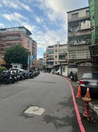 泰山透天大樓 學區旁套房