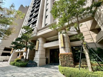 台中找房首選｜東山商圈｜富宇山河匯｜3＋1房雙平車樹梢露臺戶