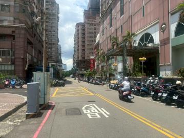 彰化不動產買賣 台中南區近復興路電梯美套房 