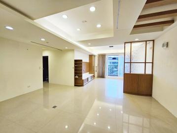 縣政美食商圈豪華正四房 附雙平車 ♡竹北買房找沛沛♡