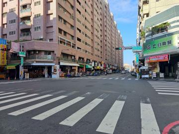安平荷蘭首府高樓層明亮三房+平車 歸仁優質房仲