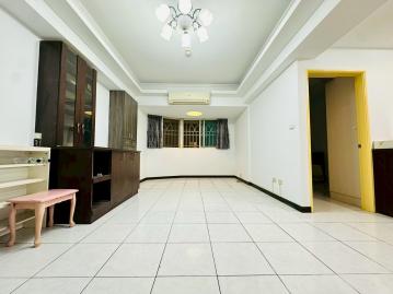 新北店面透天三多利陽光滿屋大露台四房