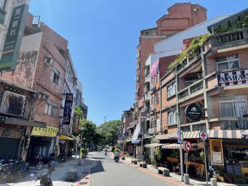 淡水中正路老街三角公園附近雙店面商業用地 淡水房屋買賣