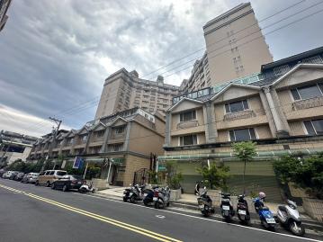 永慶同星｜近台元中正國小朝南黃金透天住店