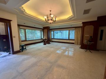 永慶同星｜明湖路大器邊間庭院大地坪電梯別墅