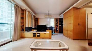 輕軌邊間透天 × 邊間社區型 × 5 房寬敞