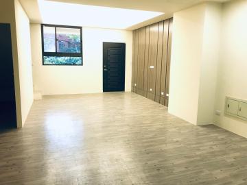 竹苗土地房屋 竹北朝南屋況好大透天附平車可做店面