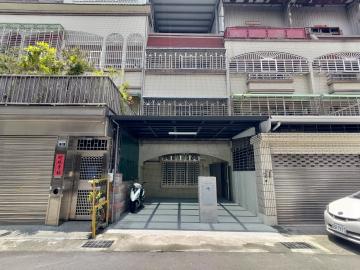 塗城商圈美群國小臨六米路大面寬明亮透天