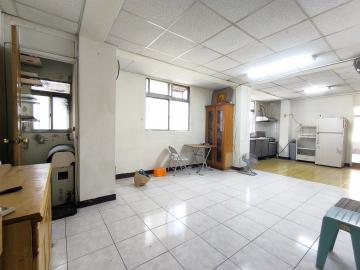 文華高中捷運站邊間大三房素顏三樓公寓