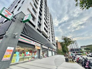 宜蘭高鐵買房【謙和全新大面寬黃金店面+車位(一)】
