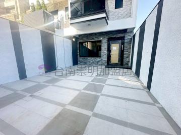 台南房仲阿倫  花園夜市×好市多×新光三越｜電梯六套房透天