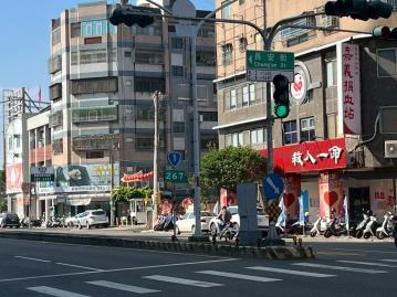 嘉義店面一姐秀泰影城旁店面建地D051