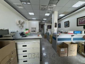 東區電梯角店．四車大倉庫 台中東區買房