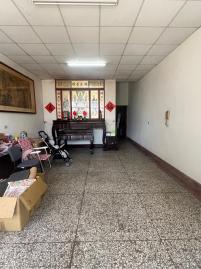 東區房產買賣 霧峰8米活路大地坪～角間透天店面～可停五台車