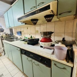 香山房屋專家 -牛埔熱鬧優質商圈低總價三房