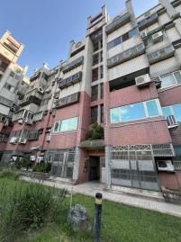 香山房屋專家 東大路美美裝潢孝親五房車庫透天