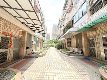 岡山仲介推薦湖內正義社區首購小資族最愛車庫透天