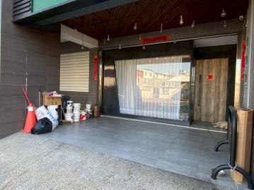 大里買屋推薦  霧峰5年輕屋齡電梯店面7套房