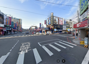 大里房屋推薦 正中興路二段面寬17米 雙面臨路邊間透天雙店面