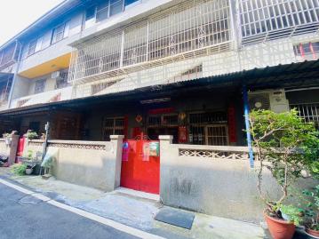 草屯市區太平路靜巷低總價透天.  有天然瓦斯、自來水.