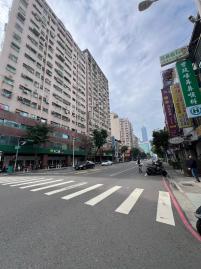大高雄-三多商圈精華地段商五賺錢金店面