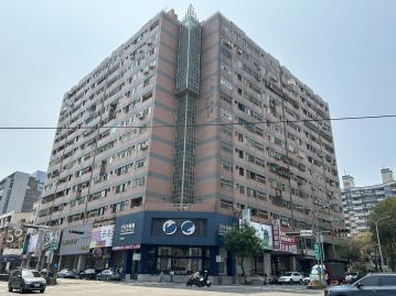 大里透天店面 中科商圈採光爆棚溫馨三房