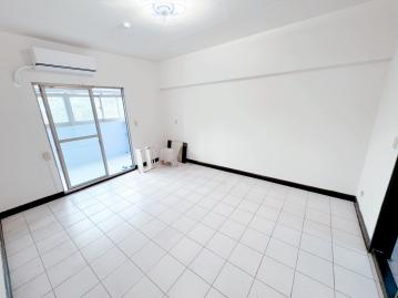 海線透天別墅〃台中陽明、陽明角間露臺戶、稀有大平車位宅