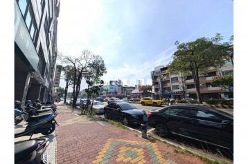 台南買屋賣地 近新光三越大坪數雙併雙車位